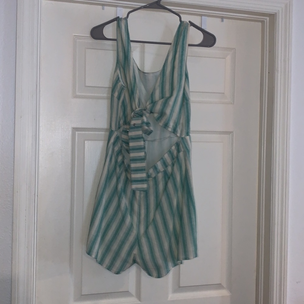 LE LIS ROMPER - Picture 2 of 2